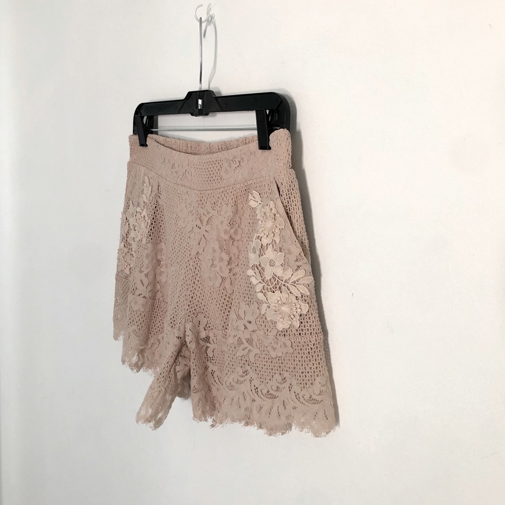 "Falcon & Bloom" aka Gold Hawk Lace Short in Neutral Color; Pockets sz SMALL - Picture 2 of 5